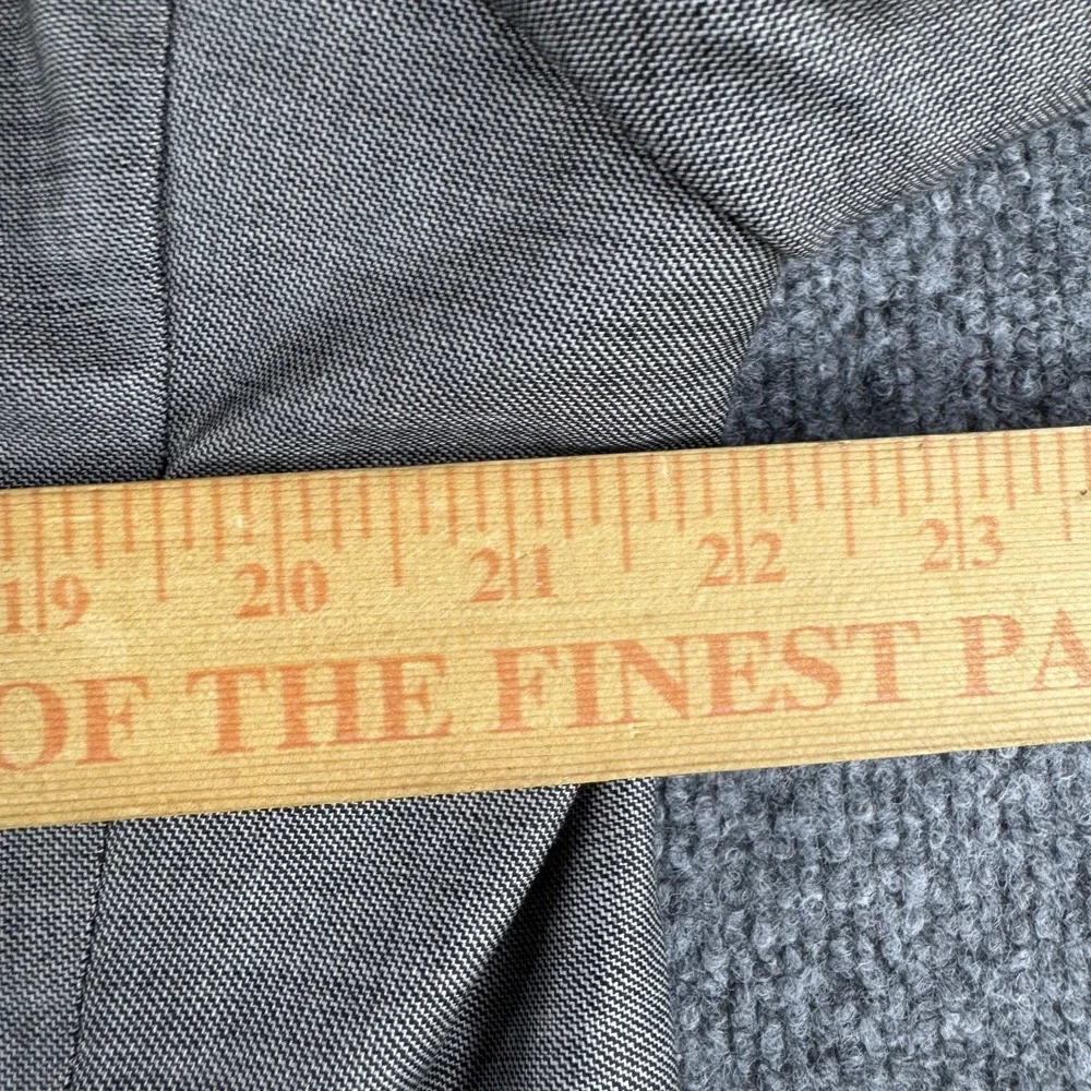 Jos A Bank Gordon Blazer Mens 41R Gray Traveler Windowpane‎ Wool Sport Coat